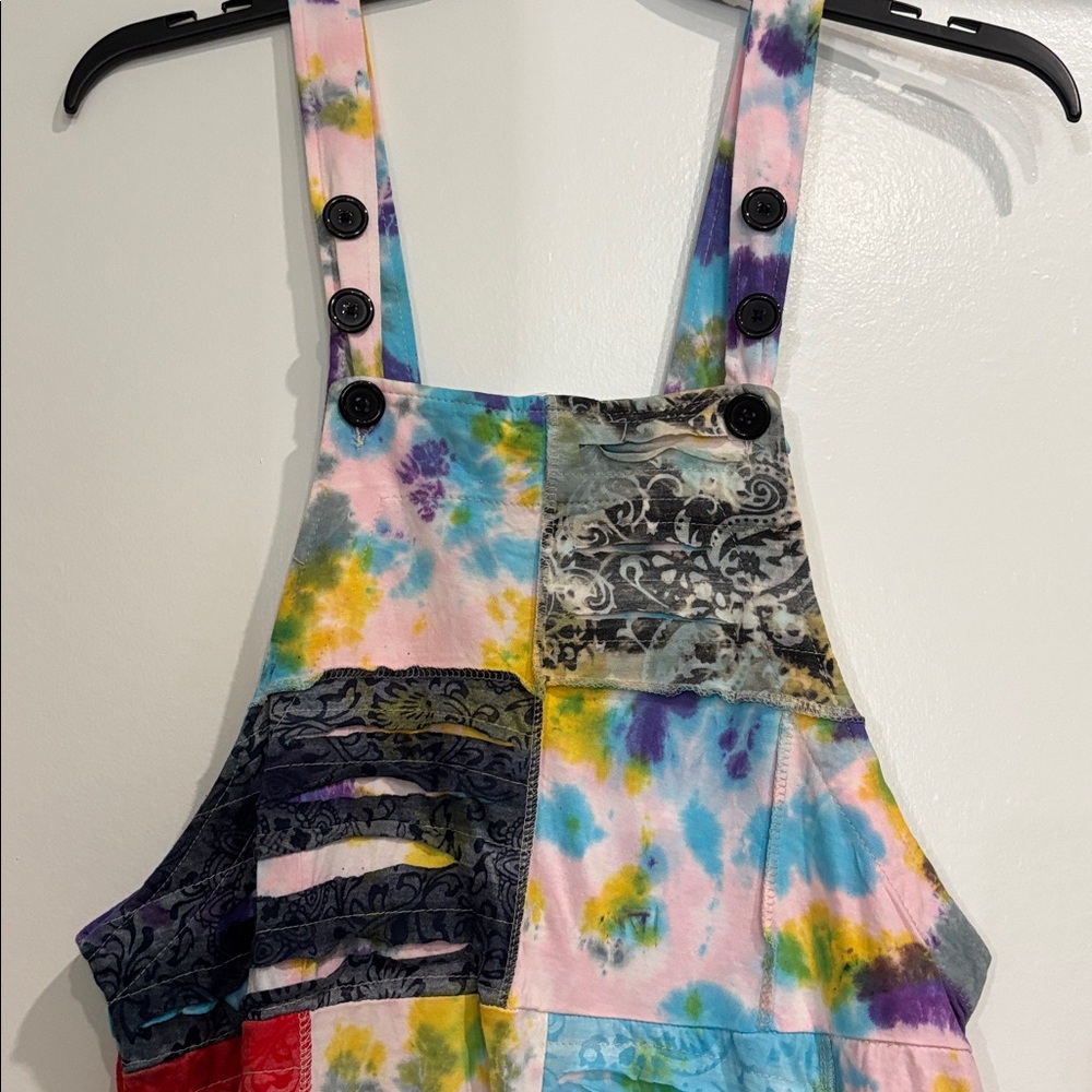WHO is ready for SUMMER this bib romper will be perfect🌼